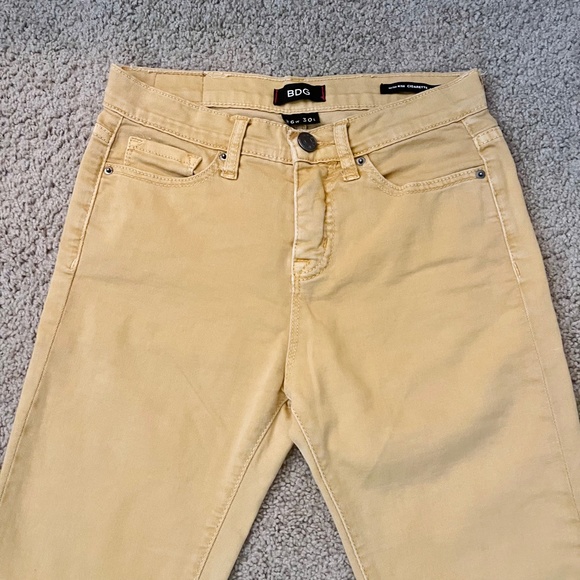 BDG Mustard Jeans - Picture 5 of 6